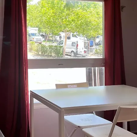 Campingplads Bungalows Zaragoza Camping *