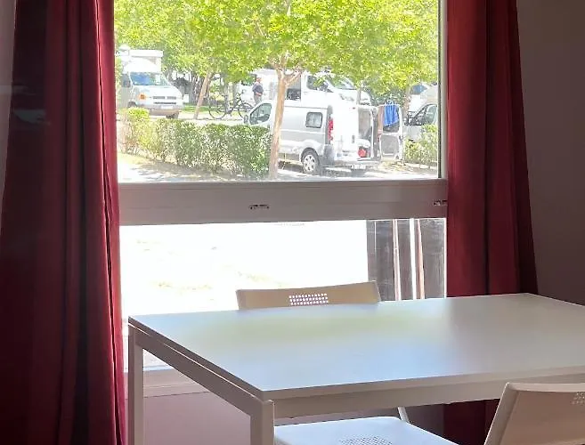 Parque de Campismo Bungalows Zaragoza Camping *