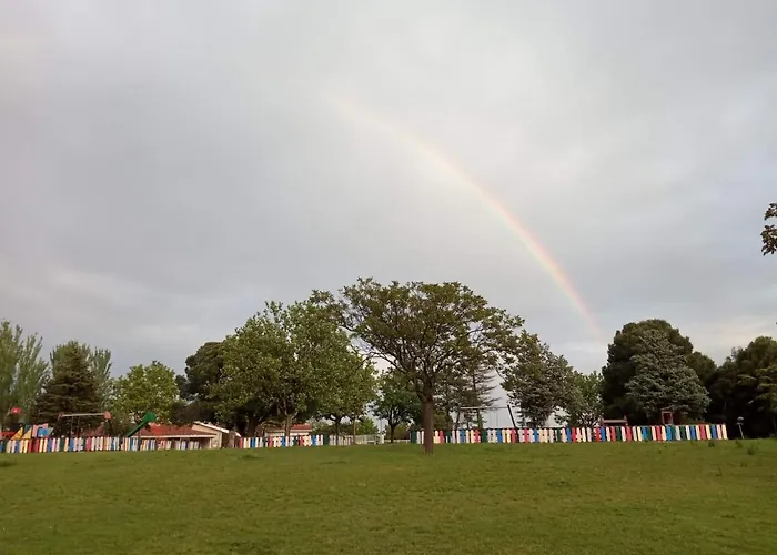 Bungalows Zaragoza Camping * סרגוסה