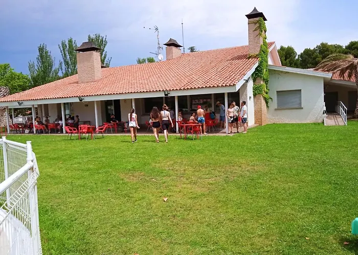 Parque de Campismo Bungalows Zaragoza Camping *